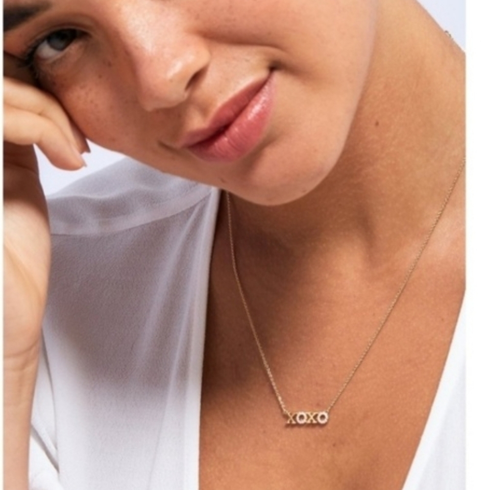 Stella and Dot XOXO Necklace